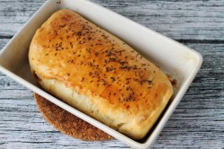 название картинки Постный рулет с луком дрожжевой