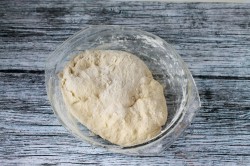 название картинки Постный рулет с луком дрожжевой