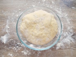 Рулет с маком из дрожжевого теста - шаг 9 Рулет с маком из дрожжевого теста - шаг 9