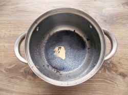 Рулет с маком из дрожжевого теста - шаг 4 Рулет с маком из дрожжевого теста - шаг 4