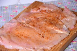 название картинки Куриный рулет со шпинатом