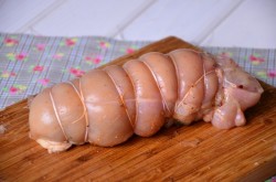 название картинки Куриный рулет со шпинатом