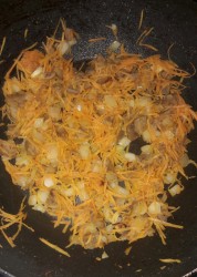 Рулетики из кабачков с грибами и морковкой