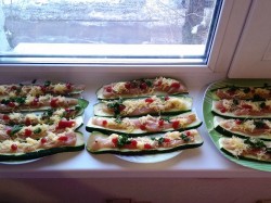 название картинки Рулетики из кабачков с куриным мясом