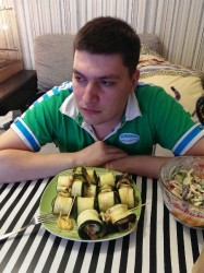 название картинки Рулетики из кабачков с куриным мясом