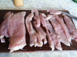 название картинки Рулетики из кабачков с куриным мясом