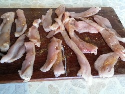 название картинки Рулетики из кабачков с куриным мясом