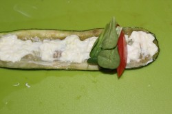 название картинки Рулетики из кабачков с помидорами и сыром