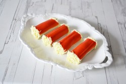 Рулетики из крабовых палочек