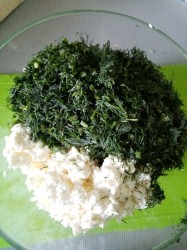 Лавашные рулетики творожно сырные жареные - шаг 3