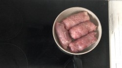 название картинки Рулетики из свинины с грибами