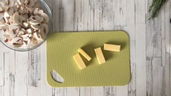 название картинки Рулетики из свинины с грибами