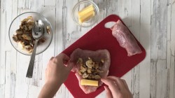 название картинки Рулетики из свинины с грибами