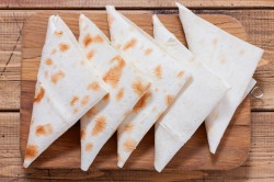 название картинки Бутерброды из лаваша с сыром на сковороде