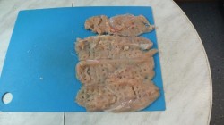 Рулетики куриные с сыром и грибами