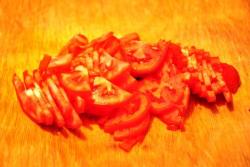 Рулет из лаваша с зеленью творогом и овощами - шаг 3 Рулет из лаваша с зеленью творогом и овощами - шаг 3