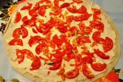 Рулет из лаваша с зеленью творогом и овощами - шаг 7 Рулет из лаваша с зеленью творогом и овощами - шаг 7