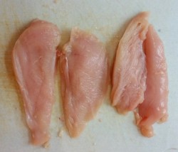 Рулеты из куриного филе с зеленью и черносливом