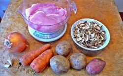 Жаркое с грибами и картошкой в горшочках