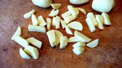 Жаркое с грибами и картошкой в горшочках