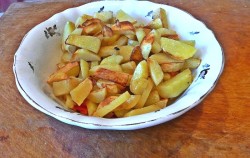 Жаркое с грибами и картошкой в горшочках