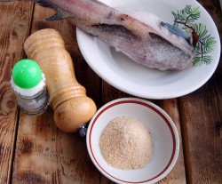 Рыба жареная в панировочных сухарях на сковороде