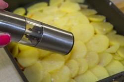 Рыба под шубой запеченная в духовке классический рецепт - шаг 11 Рыба под шубой запеченная в духовке классический рецепт - шаг 11