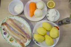 Рыба под шубой запеченная в духовке классический рецепт - шаг 1 Рыба под шубой запеченная в духовке классический рецепт - шаг 1