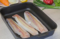 Рыба под шубой запеченная в духовке классический рецепт - шаг 2 Рыба под шубой запеченная в духовке классический рецепт - шаг 2