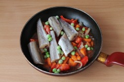 Рыба тушеная с овощами