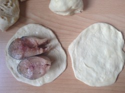 Рыба в дрожжевом тесте