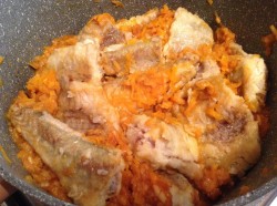 Минтай в томатном соусе с овощами