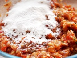 Рыбные оладьи с овощами