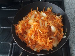 Рыбные котлеты из минтая с морковью и луком