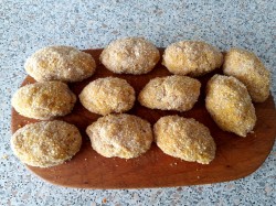 Рыбные котлеты из минтая с морковью и луком