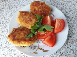 Рыбные котлеты из минтая с морковью и луком