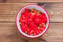 название картинки Салат Алекс с курицей и шампиньонами