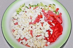 Салат Бахор с колбасой