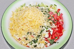 Салат Бахор с колбасой