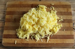 Салат Белая береза с курицей и черносливом