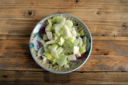 Салат Белая береза с курицей и черносливом