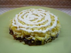 Салат Белая Ночь из свинины с грибами