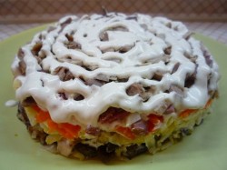 Салат Белая Ночь из свинины с грибами