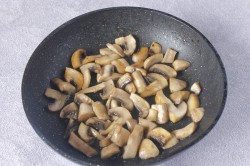 Салат Белорусский с печенью и грибами