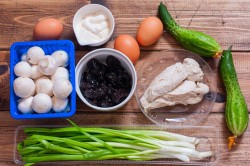 название картинки Салат Берёзка с черносливом