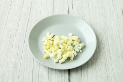 название картинки Салат Царский с креветками и красной икрой