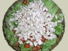 название картинки Салат Цезарь с курицей сухарями желтками