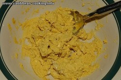 название картинки Салат Цезарь с курицей сухарями желтками