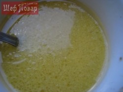 название картинки Салат Цезарь с курицей сухарями желтками