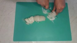 Салат Чайка с сыром, яйцами и горошком